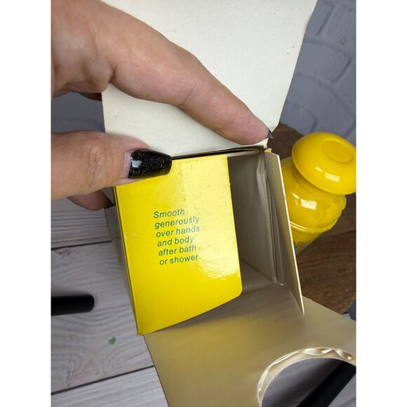 Avon Creamery Decanter Bird Of Paradise Hand & Body Lotion Bottle 8 fl. oz. - Picture 10 of 15